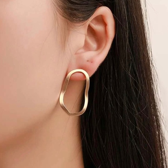 Jewelry - ✨2/$25✨Gold Geometric Studs✨